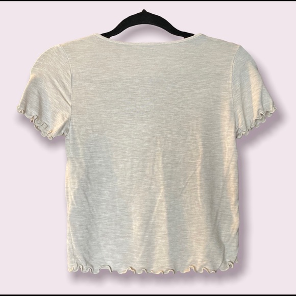 F21 lettuce-edge crop top - Picture 2 of 3